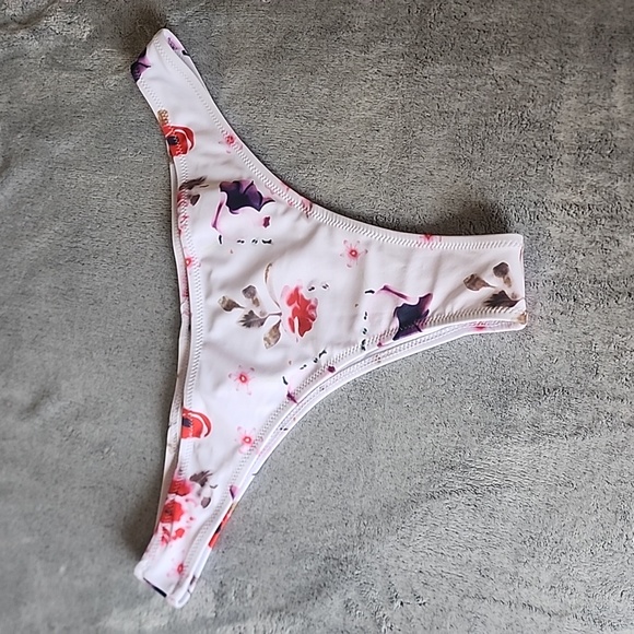 🔴 Bikini bottom - Picture 1 of 5